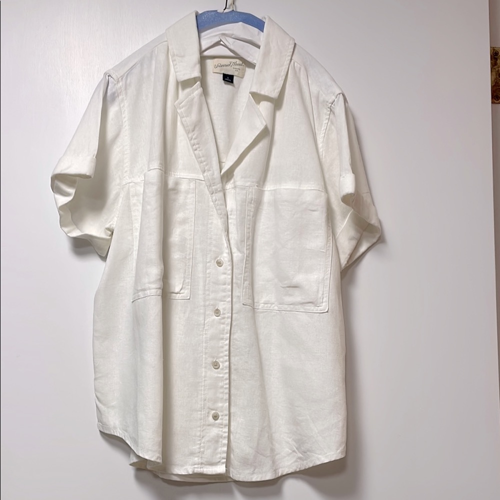 White short sleeve shirt
